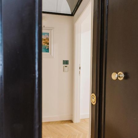 كاستيلاّماري دي ستا Mimi Room المظهر الخارجي الصورة